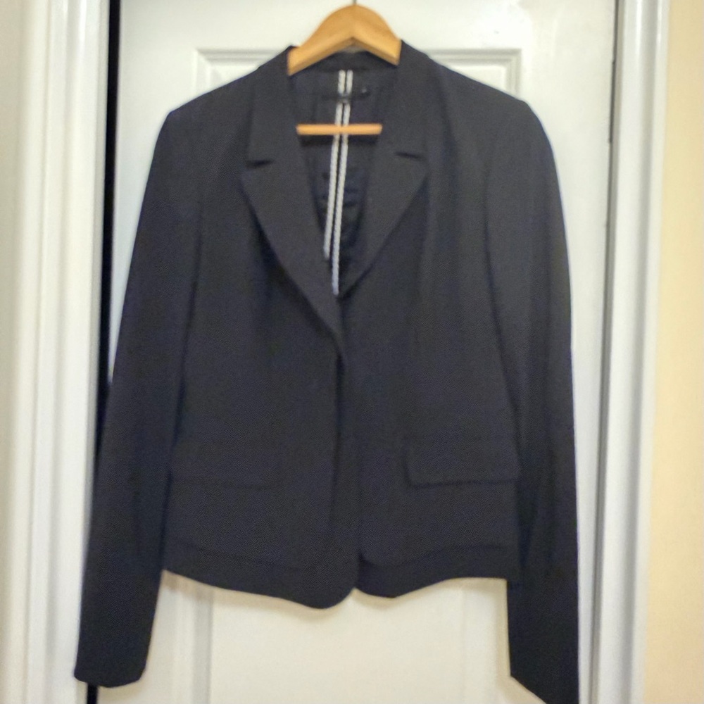 Hugo Boss Elegant Black Blazer in wool fabric Matching jacket